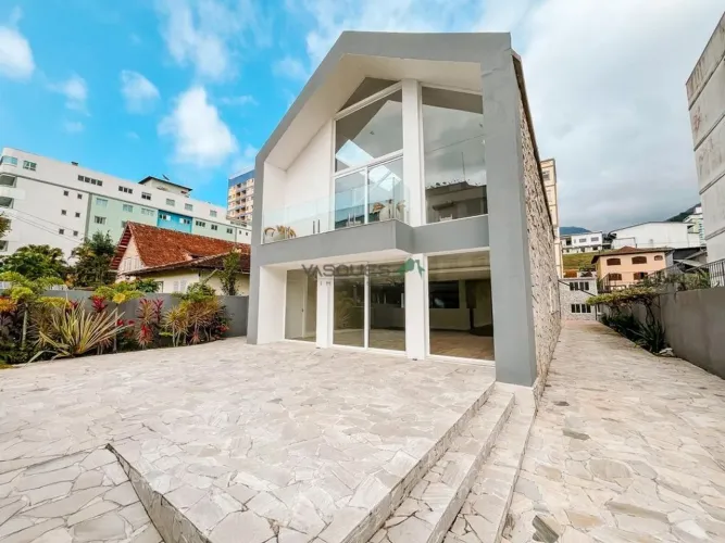 Imóvel Comercial à Venda em Alto, Teresópolis - RJ