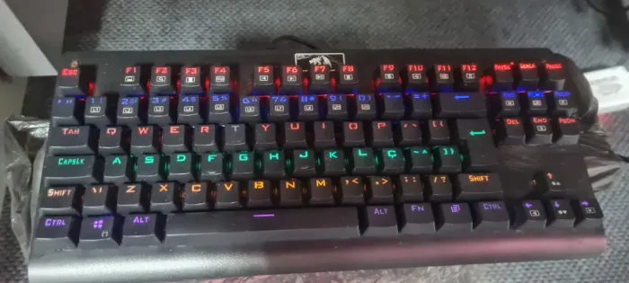 Teclado Mecânico Gamer Redragon Dark Avenger K568 + Mouse Redragon Gainer M610