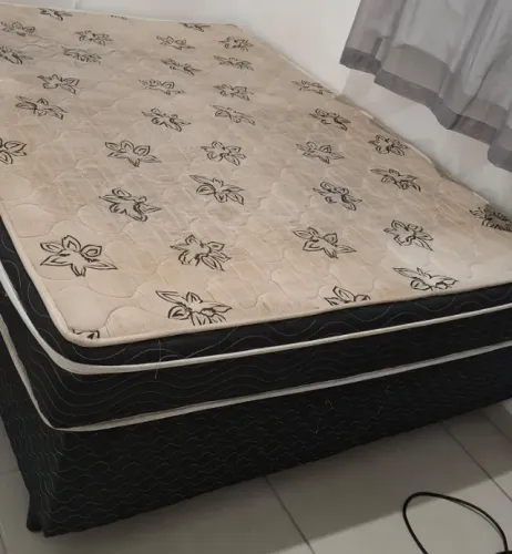 Cama de casal box
