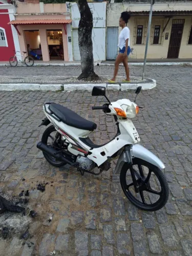 Moto para o dia dia, correria e tals