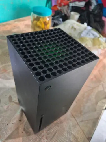 Xbox Series X com defeito, nao funciona.