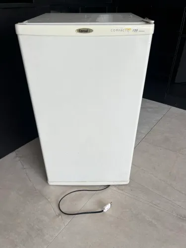 VENDO GELADEIRA PEQUENA
