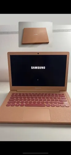 Notebook Samsung F30 Rosa