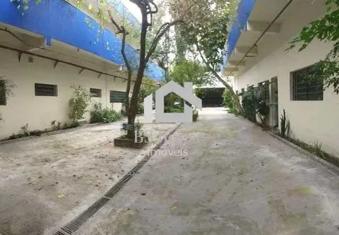 Prédio Comercial para Locação 1500 m² - Bairro Nova Petrópolis
