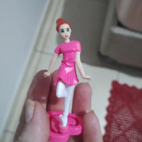 Barbie bailarina Kinder ovo