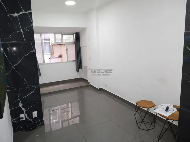 Apartamento à Venda, Rua Mariz e Barros, Tijuca. Sala e Quarto. 32M². Código 24544