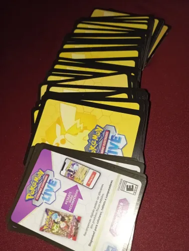 200 Códigos Pokémon TCG Live - Heróis Excelsos, Fogo fantasmagórico, Megaevolução Eng e BR