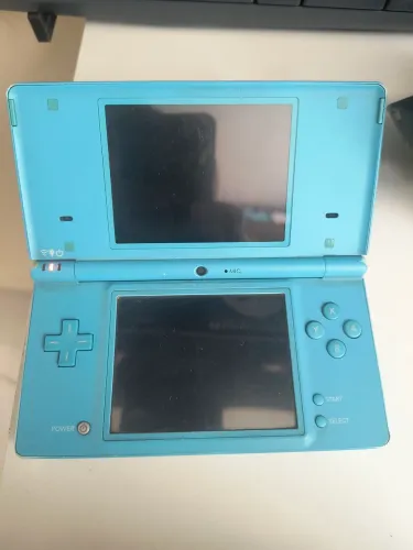 Nintendo DSi azul