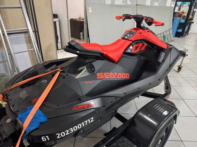 JETSKI SEA DOO SPARK TRIXX 2023 + CARRETA VOLPATO