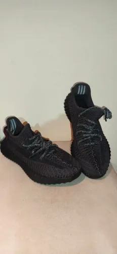 Tenis Yeezy 350 Boost V2 Preto - Tam 40