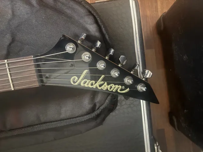 Jackson Flyng V excelente estado regulada com Bag original 