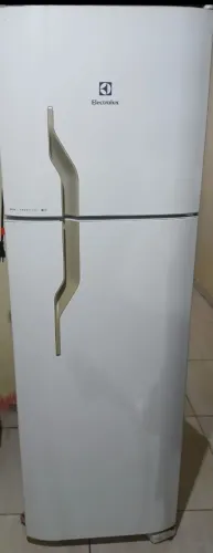 Geladeira Electrolux,funcionando só a parte do congelador.