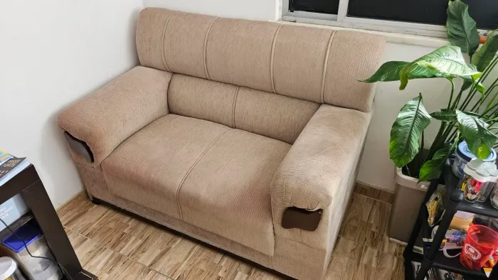 Sofá 2 lugares Marrom em perfeito estado