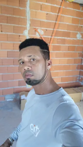Pintor disponível profissional