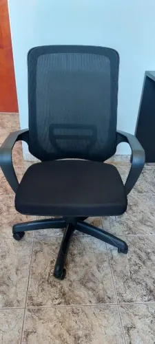 Vende-se Cadeira de escritório Presidente Adrix PlaxMetal