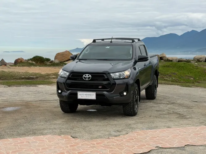 Toyota Hilux CD 4X4 2.8 Diesel Mec. 2025