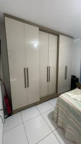 Guarda-roupa semi novo