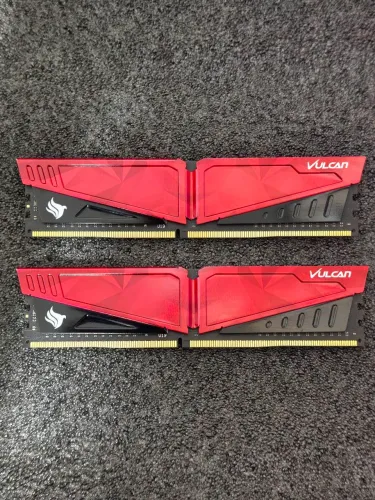 Memória RAM Kit 16GB (2x8GB) T-Force Vulcan Pichau DDR4 3000MHz CL16 - Excelente Estado