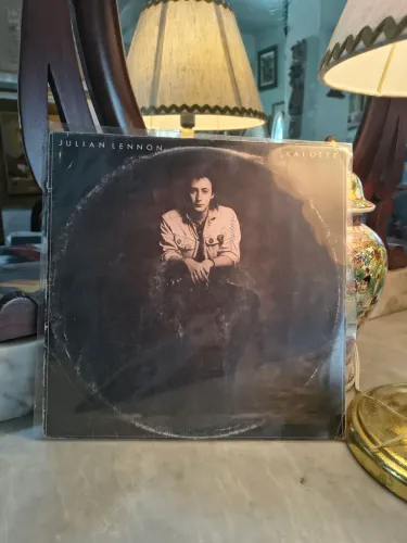 Vinil LP Julian Lennon