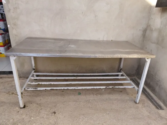 Vende se mesa de inox