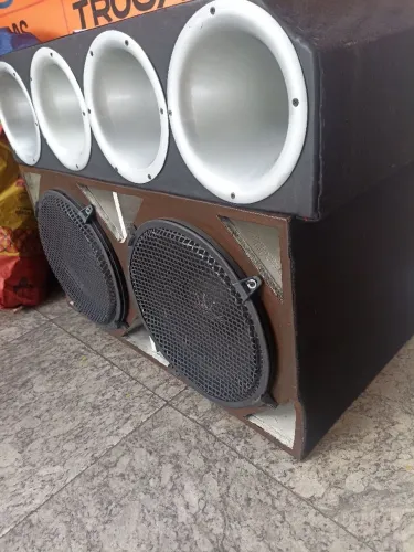 Vendo som automotivo