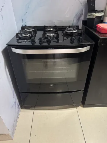 Vendo fogão Eletrolux 5 bocas