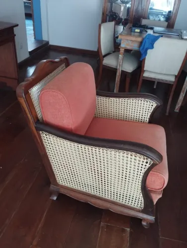 Poltrona Clássica Antiga