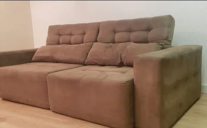 Sofa retrátil 2,50 largura 1,10 cor marrom em bom estado