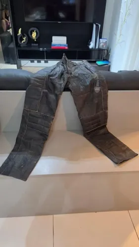 Calça de Couro Legítimo Tina Brunelli - Tamanho 44 (NOVA COM ETIQUETA)