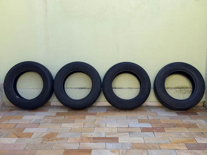 Jogo de 4 Pneus Bridgestone Dueler H/T 265/60 R18 - 70% de Borracha