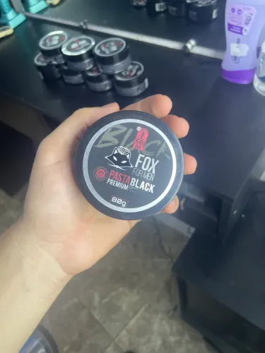 Pomada black para cabelo e barba