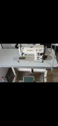 Maquina de costura Reta e zigue-zague