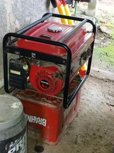 Gerador a gasolina de 2.5kva .branco