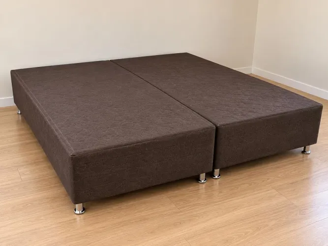 Base Box King Size bipartida em ótimo estado