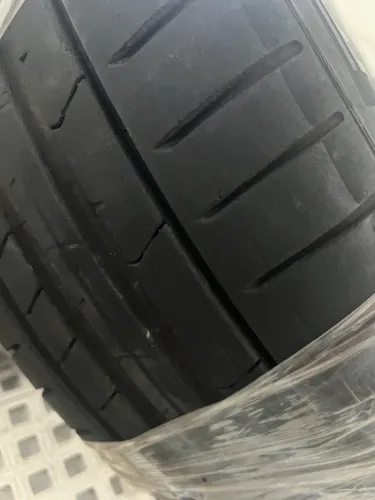 Pneus novíssimos 245/45 R20