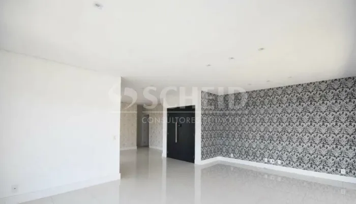 Cobertura à Venda no Morumbi com 230m², 3 quartos sendo 1 suíte e 3 vagas.