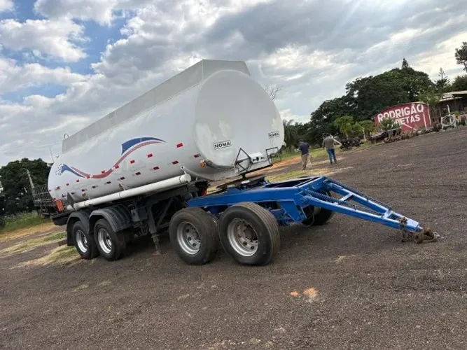 Carreta tanque pipa reboque
