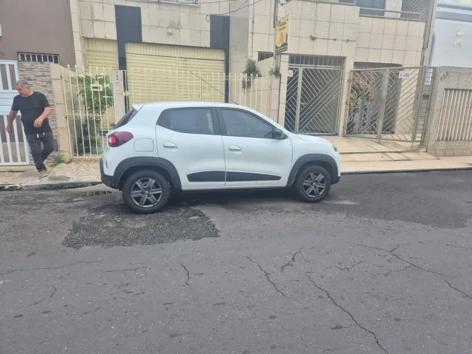 Renault Kwid Intense 1.0 Flex 12V 5P Mec. 2026