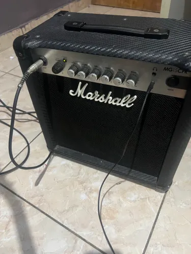 AMPLIFICADOR MARSHALL MG15CFR