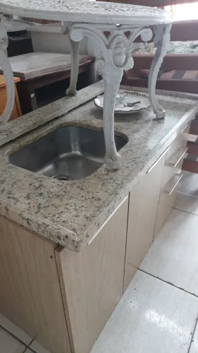 Bancada com pia em mármore 