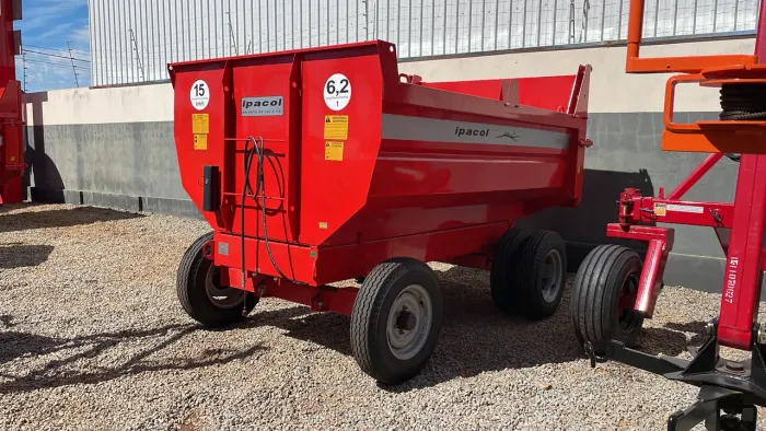 Carreta agrícola caçamba Ipacol CFB 7000
