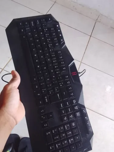 Teclado Gamer Exbom Multifunção Luminoso USB - Full Size
