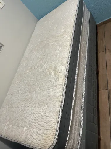 Vendo conjunto box solteiro 