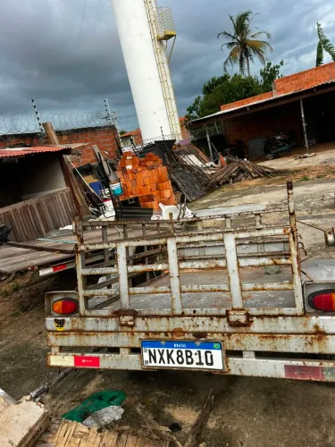 Carrocinha emplacada com documento.