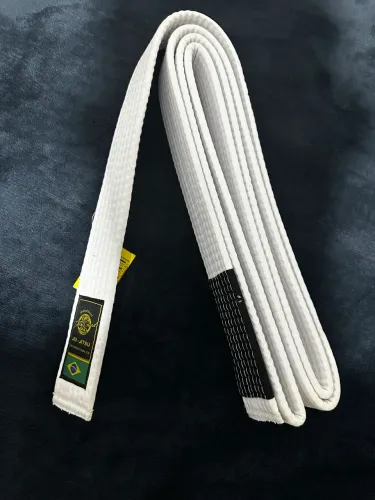 Faixa branca de JiuJitsu