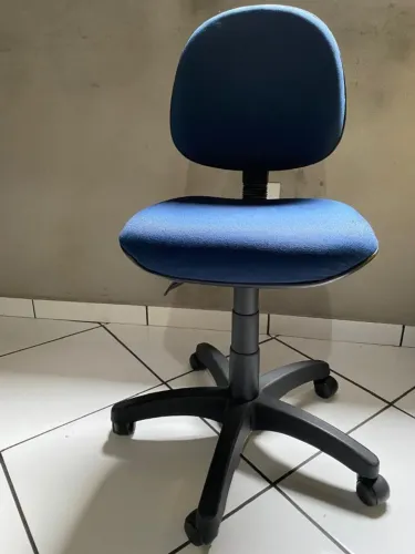 Cadeira de Escritório Giratória Secretária