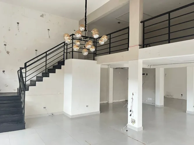 LOJA COMERCIAL | 124m² para Locação por R$ 7.500,00/mês  Rua Maringá, Londrina/PR.