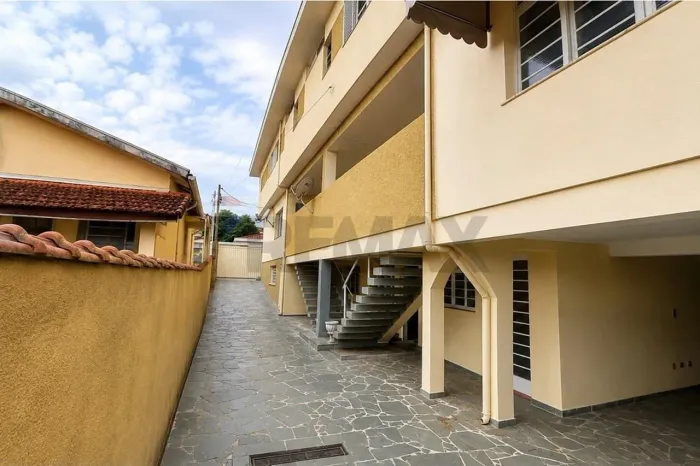 Apartamento Duplex Espaçoso com Excelente Distribuição dos Ambientes