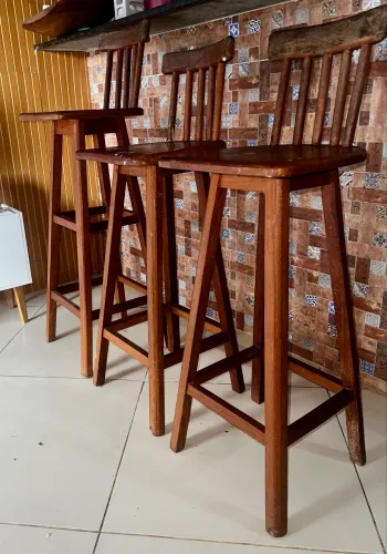 3 banco de madeira pra cozinha americana