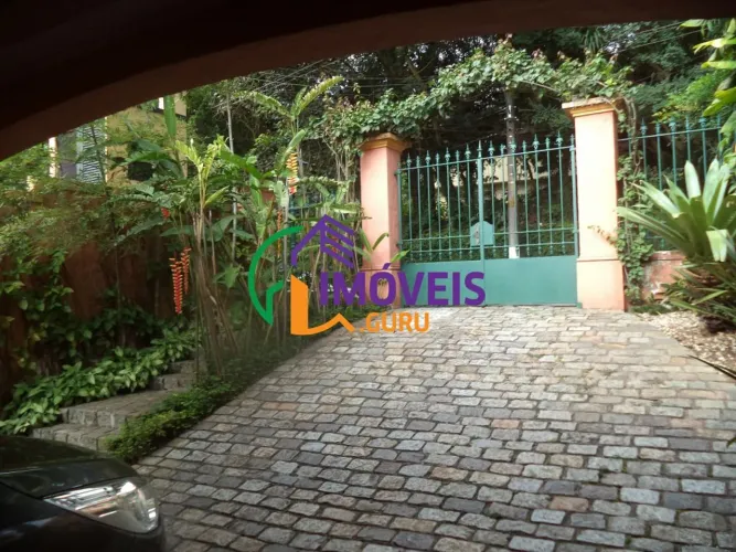 CASA ASSOBRADADA - MORUMBI - SP